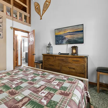Apple Bear Cottage - Property Was Perfectly Located In A Quiet Neighborhood